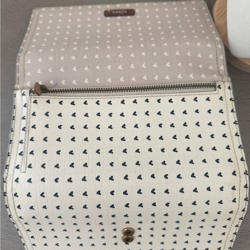 Fossil | Gray Heart Pattern Wallet - image 8